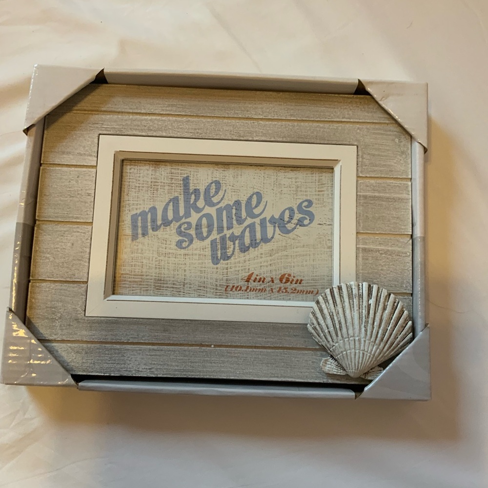 🆕Make Some Waves with Shell Picture Frame, 4x6